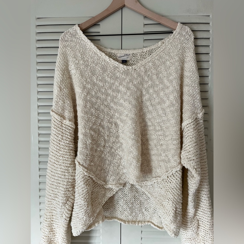 • NWOT Universal Thread Sweater •